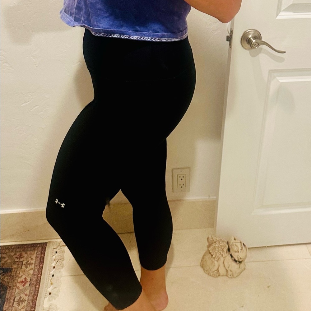 Under Armour Black Capri Compression  Leggings - Stretch Performance Size Large